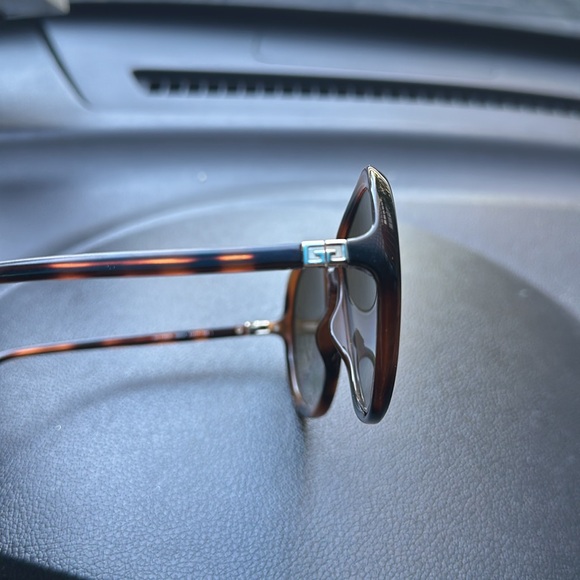 Beautifull! Once worn / Givenchy sunglasses - Picture 6 of 7